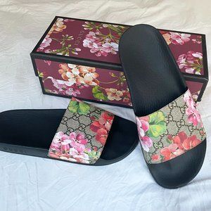 Gucci Women's pursuit pool slide sandals Size 11